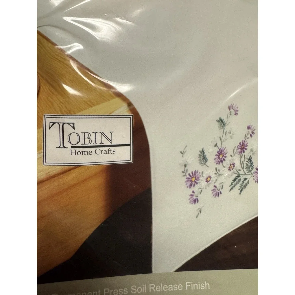 Tobin RHAPSODY Table Runner Stamped for Embroidery 14